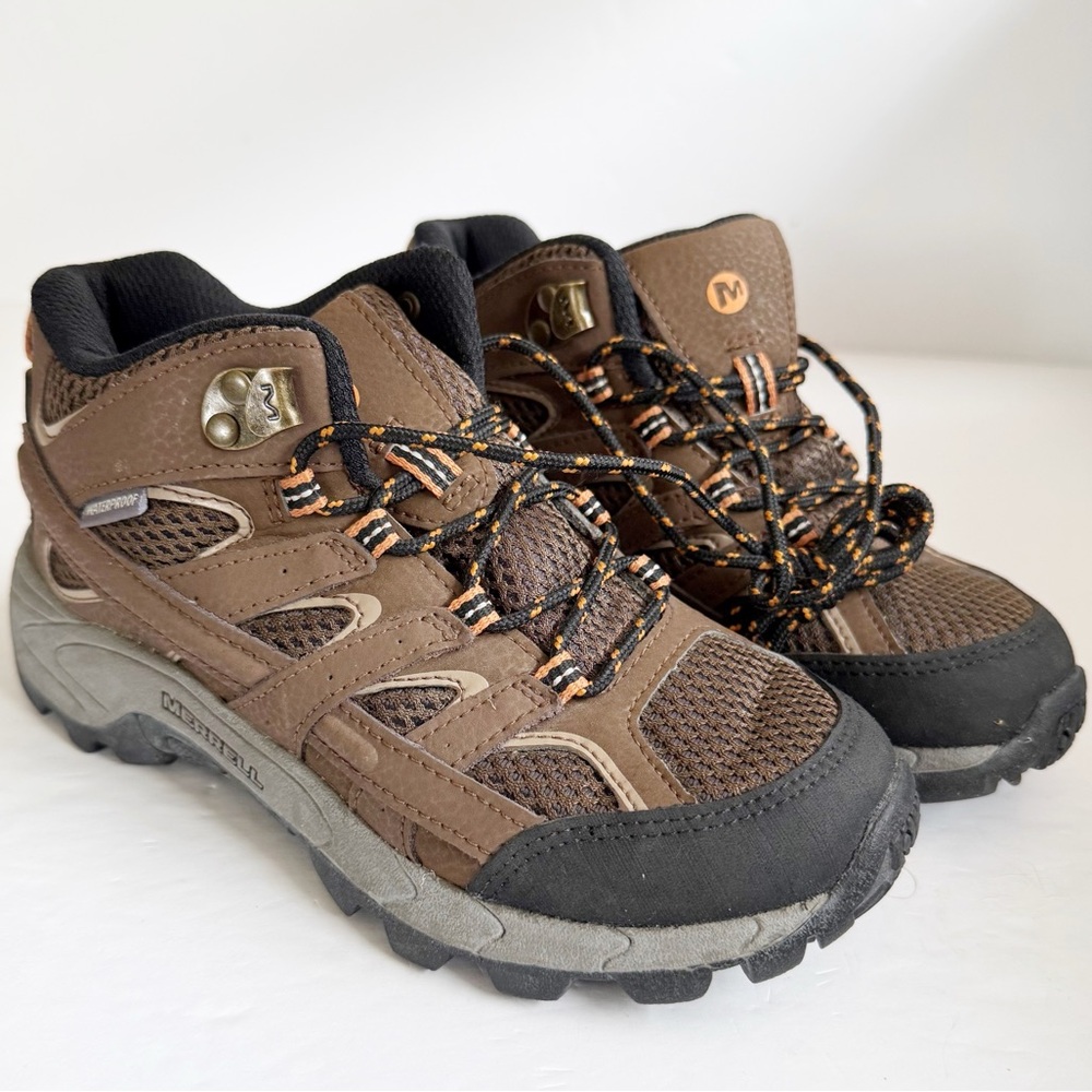 Merrell Kids Unisex Moab II Mid Brown and Black Outdoor Hiking Boots Size 1.0
